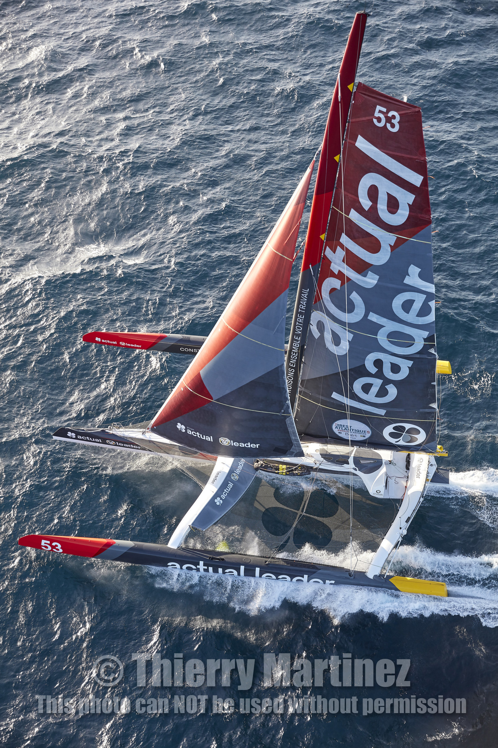 « ULTIM ACTUAL LEADER , Skipper Yves Le Blevec.