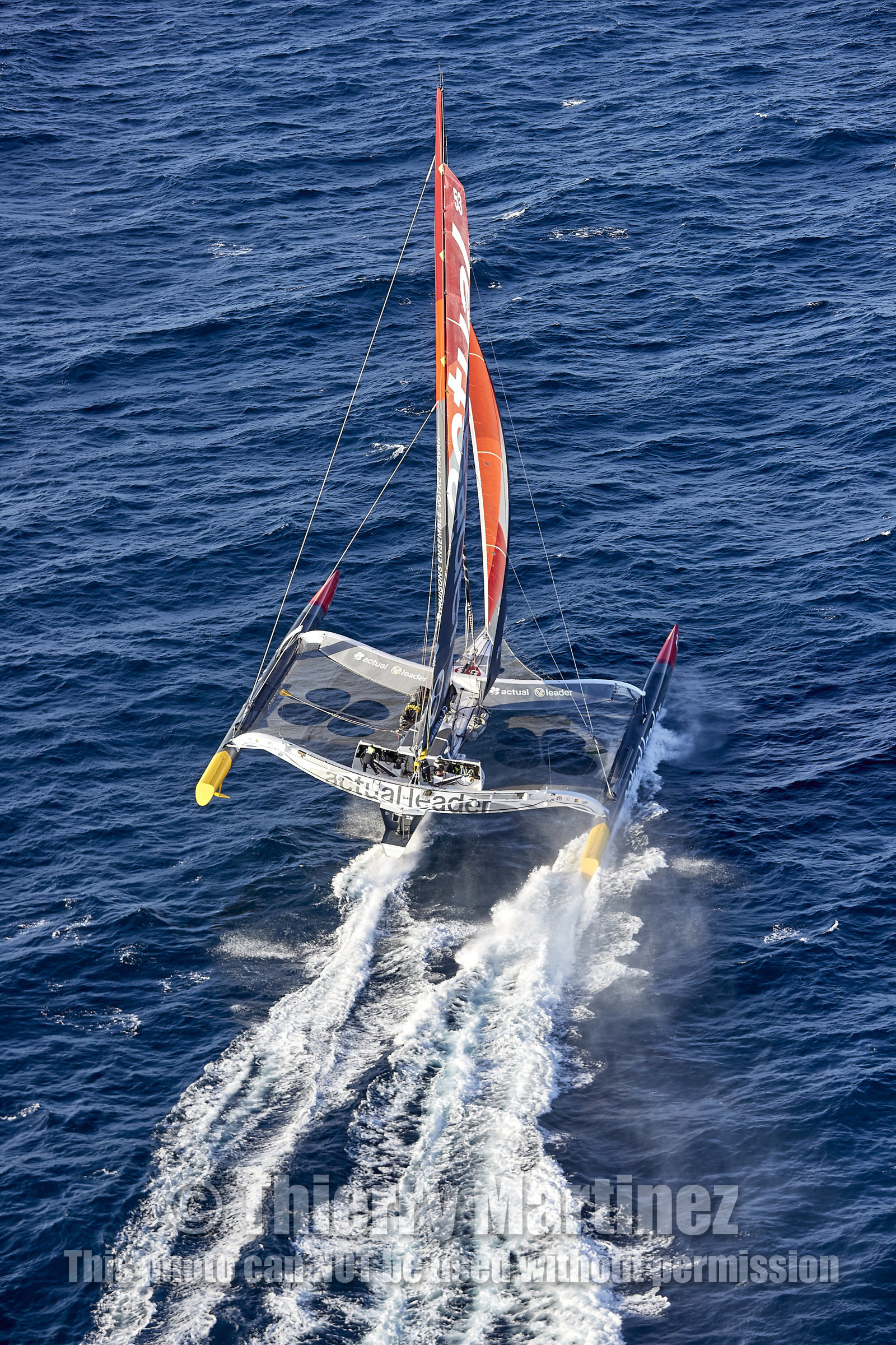 « ULTIM ACTUAL LEADER , Skipper Yves Le Blevec.