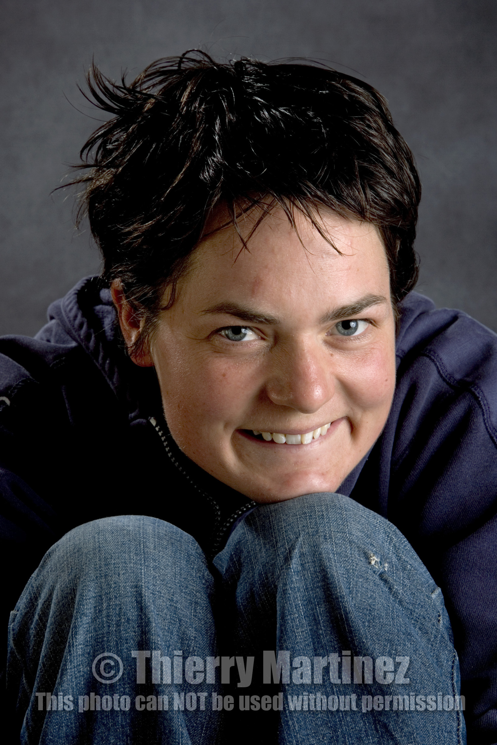 Ellen MacArthur Solo round the world record , finish(FRA)