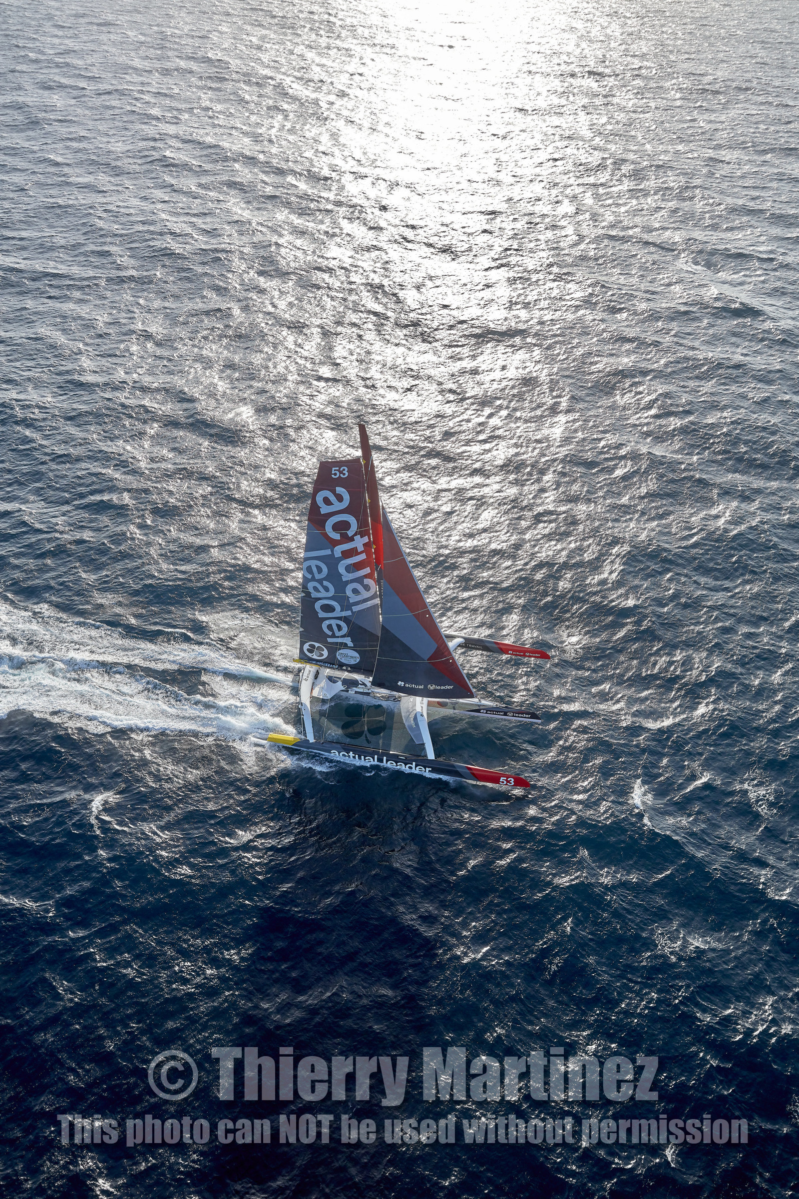 « ULTIM ACTUAL LEADER , Skipper Yves Le Blevec.