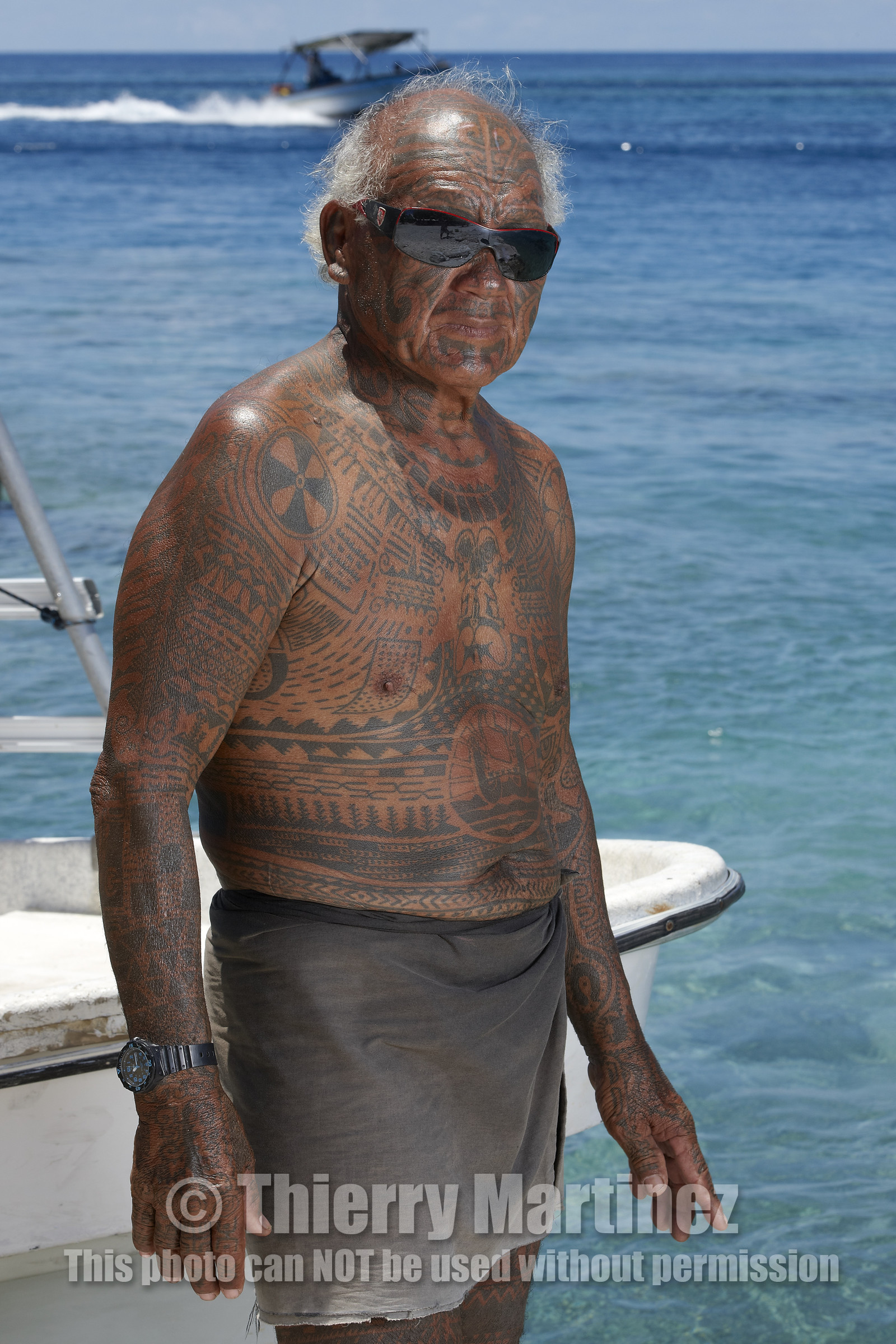15_026808  ©ThMartinez Sea&Co.  RANGIROA - ARCHIPEL des TUAMOTU. POLYNESIE FRANCAISE .  8 Février 2015. ..HURI, pilote Taxi Boat à Rangiroa.