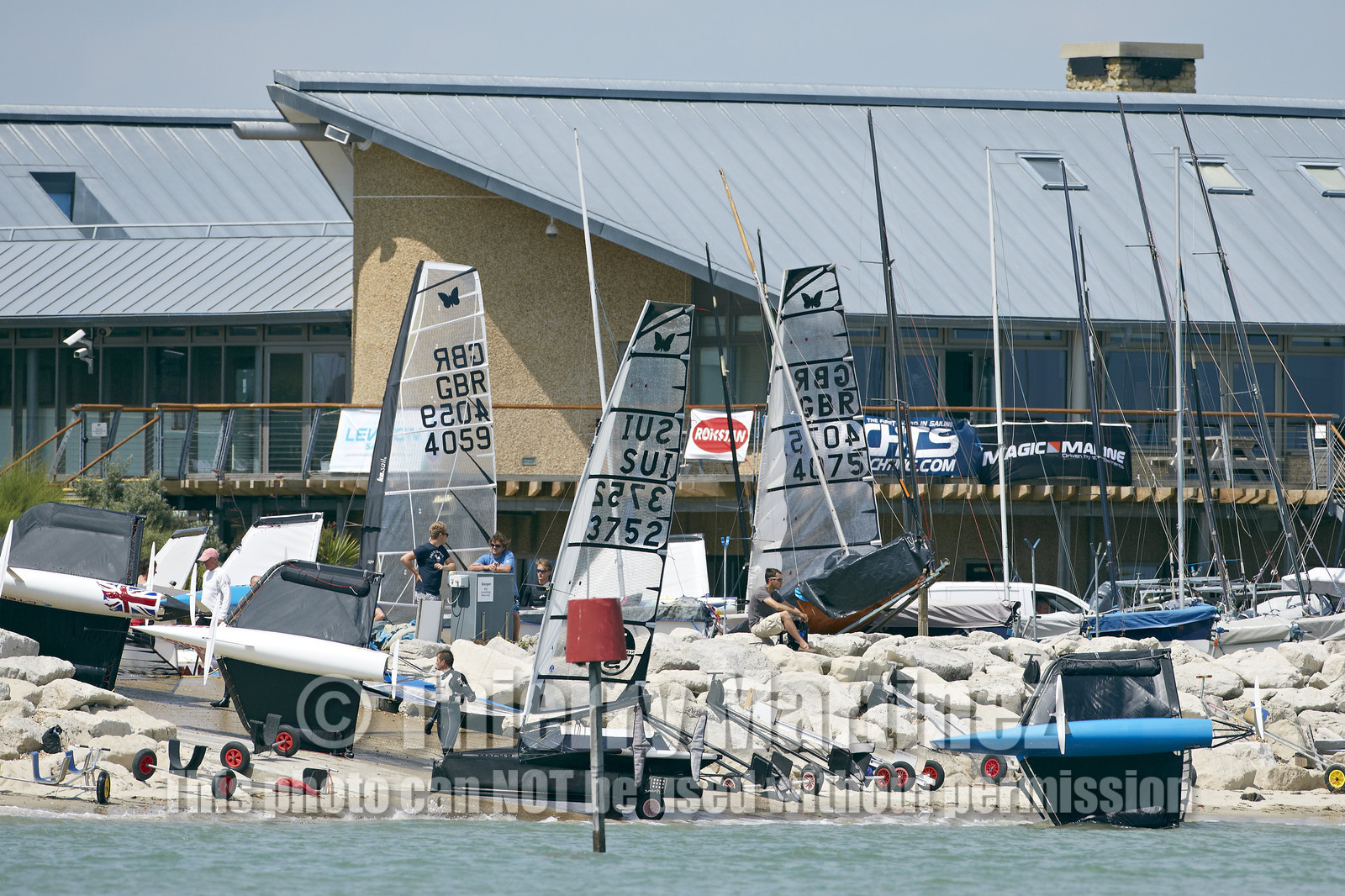 14_31255-2014 Moth_Worlds