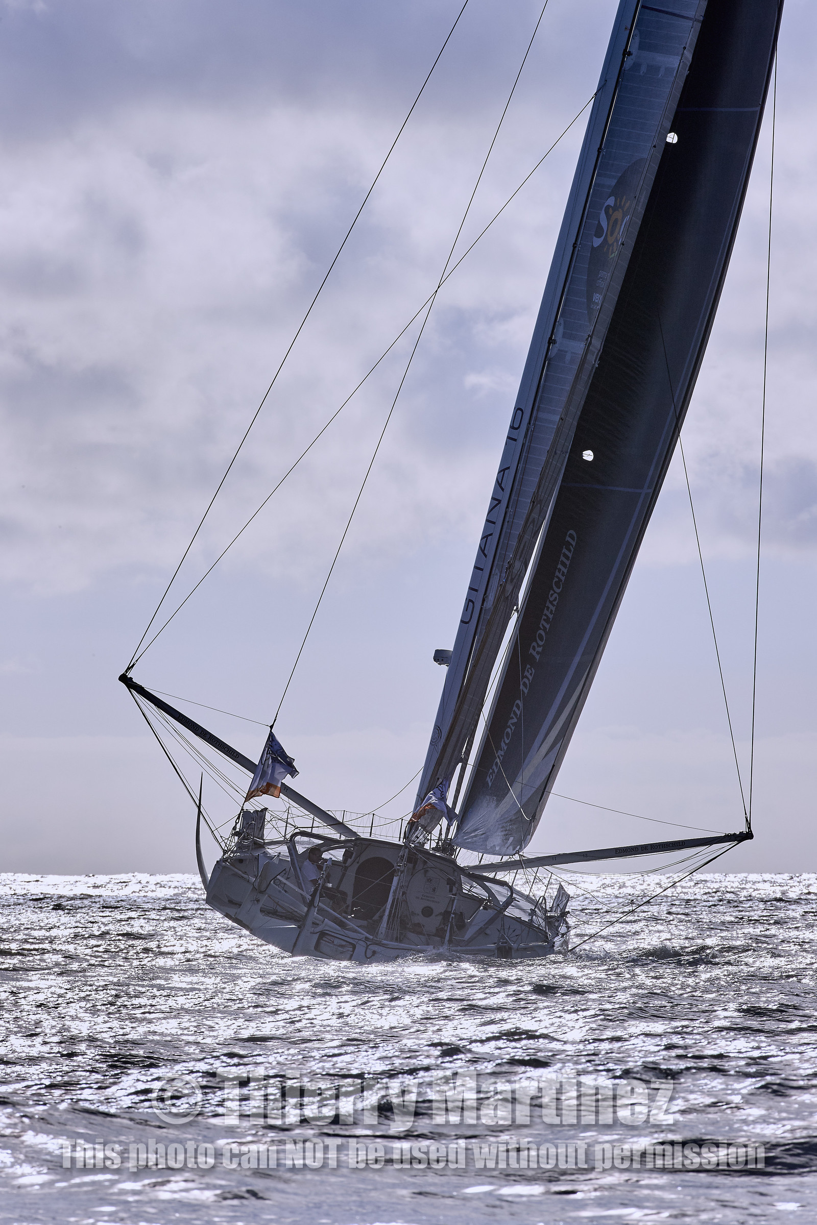 THM-15_63677_AZIMUT2016