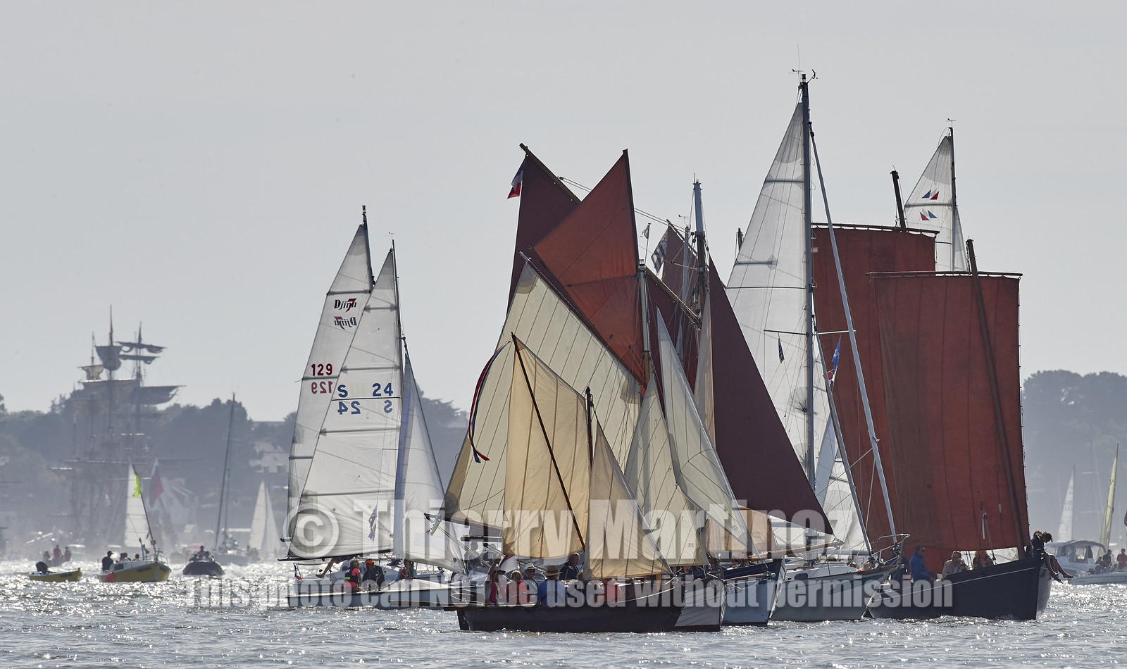 THM-17_011664-Semaine du Golfe - Parade