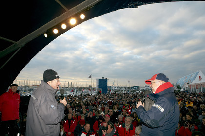 13_02636  2012 13 VENDEE GLOBE. Arrival in Les sables d'Olonne (