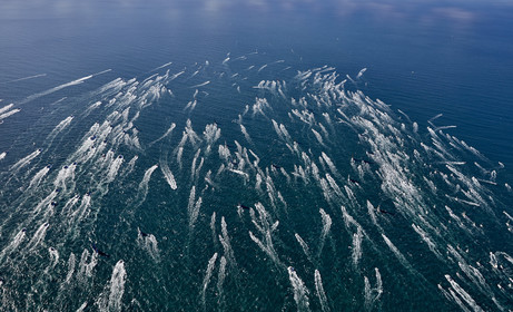 THM-16_80689_VendeeGlobeStart