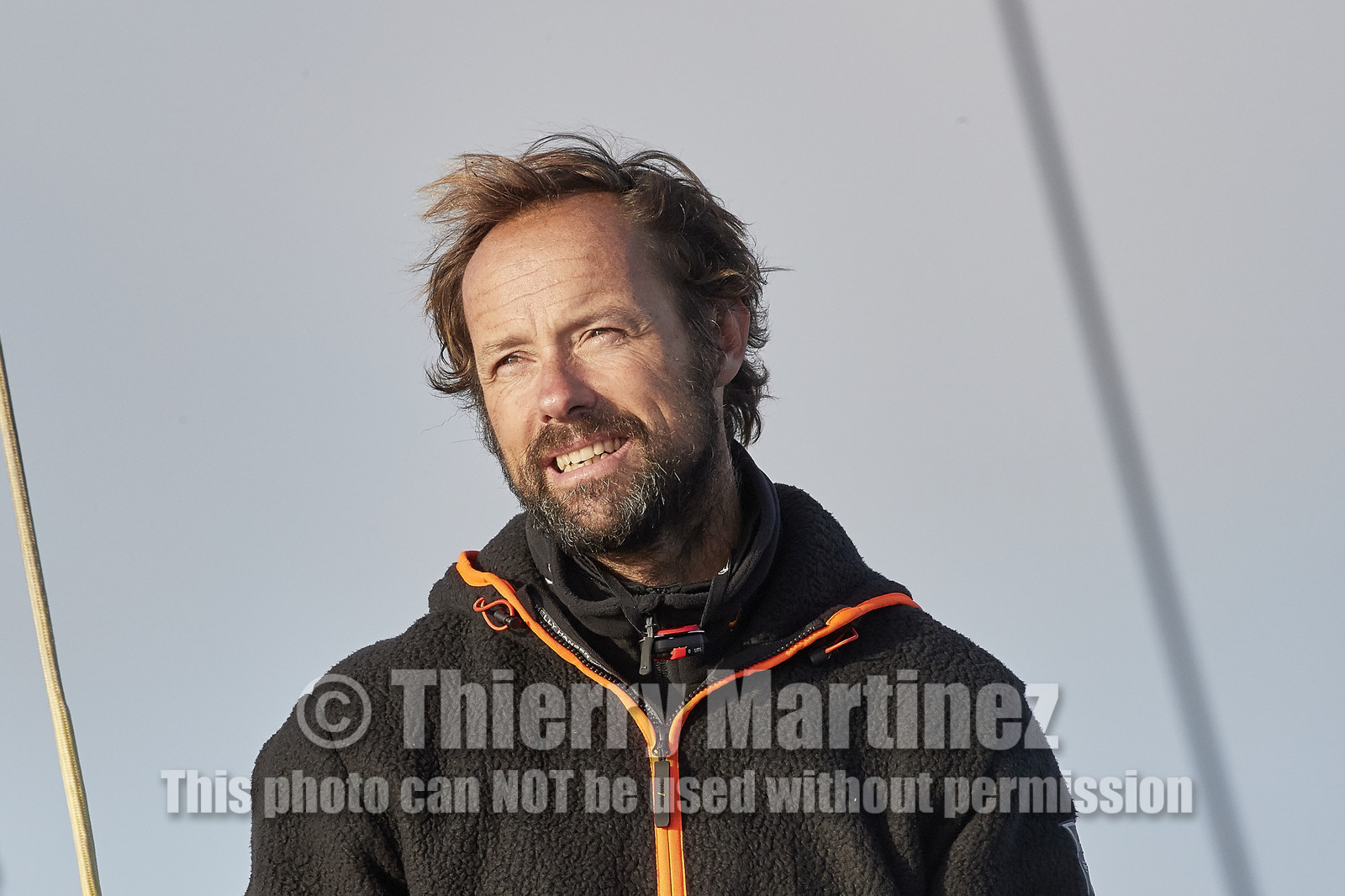 Single-handed sailing round the world record .