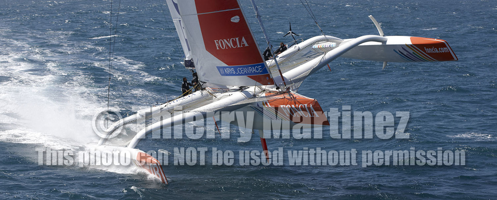 MOD70 FONCIA , skipper Michel Desjoyeaux (FRA) au large des Glénans ( FRA).