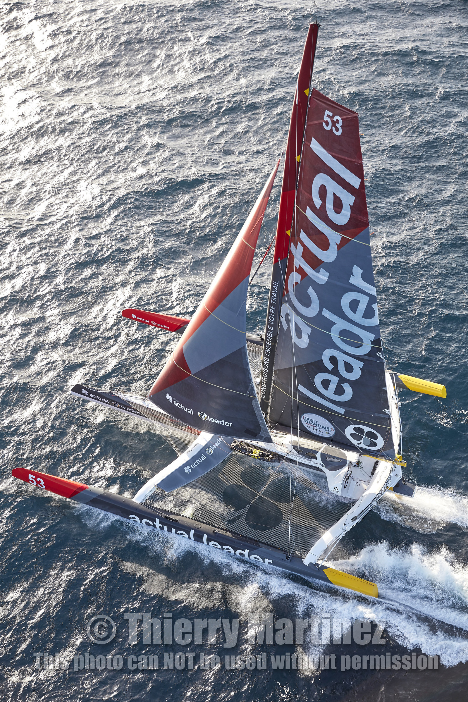 « ULTIM ACTUAL LEADER , Skipper Yves Le Blevec.