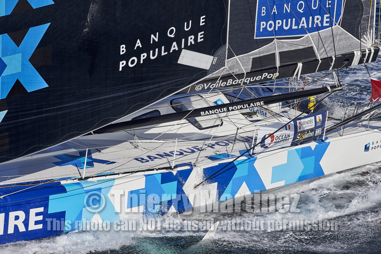 THM-16_80251_VendeeGlobeStart