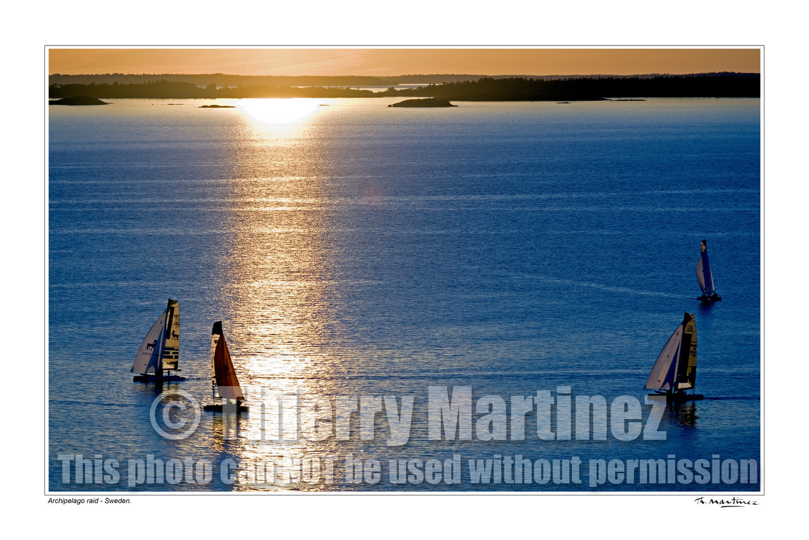 Photo disponible en tirage photo Fine Art,tirage original limités à 30 exemplaires.Chaque tirage est numéroté avec certificat d’authenticité signé.Pour choisir le format et support merci d'utiliser le caddie à coté de la photo.Formats disponibles : Tirage sur papier ( tirage seul) :  30x45 cm   40x60 cm  60x90 cm. Vous pouvez choisir le tirage avec un fond blanc ou noir , à votre convenance. Tirage sur papier contrecollé sur Dibond ( pas de bord blanc ou noir autour de l'image), avec système d'attache au dos:  30x45 cm   40x60 cm  50x75 cm  80x120cm.Tirage sur toile ( Canvas) monté sur chassis bois (pas de bord blanc ou noir autour de l'image), avec système d'attache au dos :  50x75 cm  80x120cm.Expédition ( Dans le monde entier): Colissimo (assurance) avec signature à réception. 48h pour la France métropolitaine.Il est possible de récupérer les tirages à La Galerie du Golfe (sans frais d'expèdition).Conditionnement tirages seuls: tube cylindrique renforcé + boite.