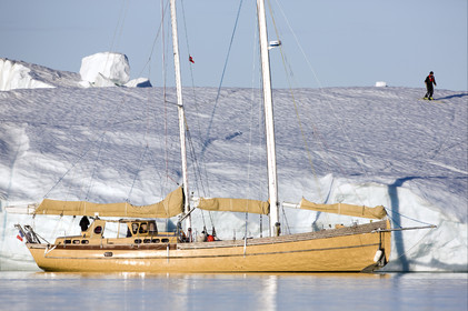 Schooner LA LOUISE sailing on west coast of Greenland.