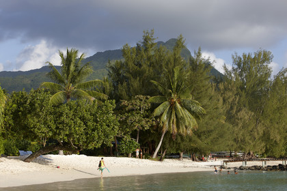 15_023669  ©ThMartinez Sea&Co.  HUAHINE - ILES SOUS LE VENT. POLYNESIE FRANCAISE . 31 January 2015. .Village de FARE.