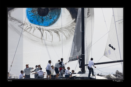 Photo disponible en tirage photo Fine Art,tirage original limités à 30 exemplaires.Chaque tirage est numéroté avec certificat d’authenticité signé.Pour choisir le format et support merci d'utiliser le caddie à coté de la photo.Formats disponibles : Tirage sur papier ( tirage seul) :  30x45 cm   40x60 cm  60x90 cm. Vous pouvez choisir le tirage avec un fond blanc ou noir , à votre convenance. Tirage sur papier contrecollé sur Dibond ( pas de bord blanc ou noir autour de l'image), avec système d'attache au dos:  30x45 cm   40x60 cm  50x75 cm  80x120cm.Tirage sur toile ( Canvas) monté sur chassis bois (pas de bord blanc ou noir autour de l'image), avec système d'attache au dos :  50x75 cm  80x120cm.Expédition ( Dans le monde entier): Colissimo (assurance) avec signature à réception. 48h pour la France métropolitaine.Il est possible de récupérer les tirages à La Galerie du Golfe (sans frais d'expèdition).Conditionnement tirages seuls: tube cylindrique renforcé + boite.