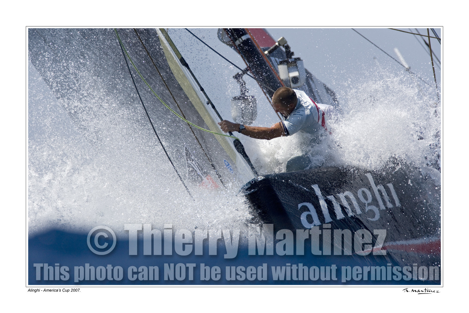 Photo disponible en tirage photo Fine Art,tirage original limités à 30 exemplaires.Chaque tirage est numéroté avec certificat d’authenticité signé.Pour choisir le format et support merci d'utiliser le caddie à coté de la photo.Formats disponibles : Tirage sur papier ( tirage seul) :  30x45 cm   40x60 cm  60x90 cm. Vous pouvez choisir le tirage avec un fond blanc ou noir , à votre convenance. Tirage sur papier contrecollé sur Dibond ( pas de bord blanc ou noir autour de l'image), avec système d'attache au dos:  30x45 cm   40x60 cm  50x75 cm  80x120cm.Tirage sur toile ( Canvas) monté sur chassis bois (pas de bord blanc ou noir autour de l'image), avec système d'attache au dos :  50x75 cm  80x120cm.Expédition ( Dans le monde entier): Colissimo (assurance) avec signature à réception. 48h pour la France métropolitaine.Il est possible de récupérer les tirages à La Galerie du Golfe (sans frais d'expèdition).Conditionnement tirages seuls: tube cylindrique renforcé + boite.