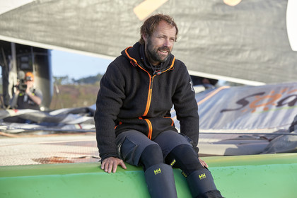 Single-handed sailing round the world record .