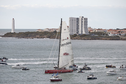 Départ de Jeff Pellet (FRA) sur son bateau COME IN VENDEE POUR UN TOUR DU MONDE;