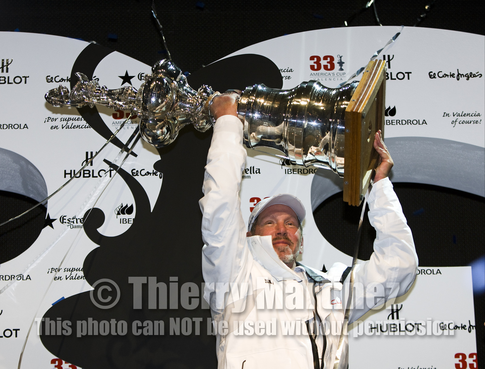 33rd  AMERICA'S CUP Valencia Spain, February 2010 - Defender:  ALINGHI (ALINGHI 5) vs Challenger : BMW Oracle Racing (USA 17)