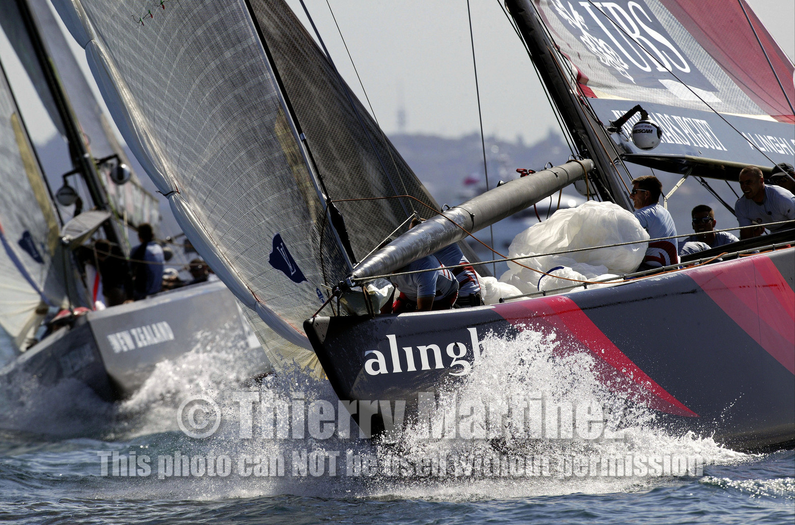 03_0941D © Th.Martinez  Auckland   New Zealand. 16 February 2003 America's Cup 2003, Day 2.Alinghi (SUI64) vs Team New Zealand (NZL82)