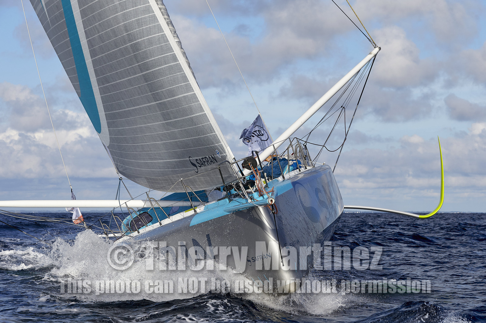 THM-15_62595_AZIMUT2016