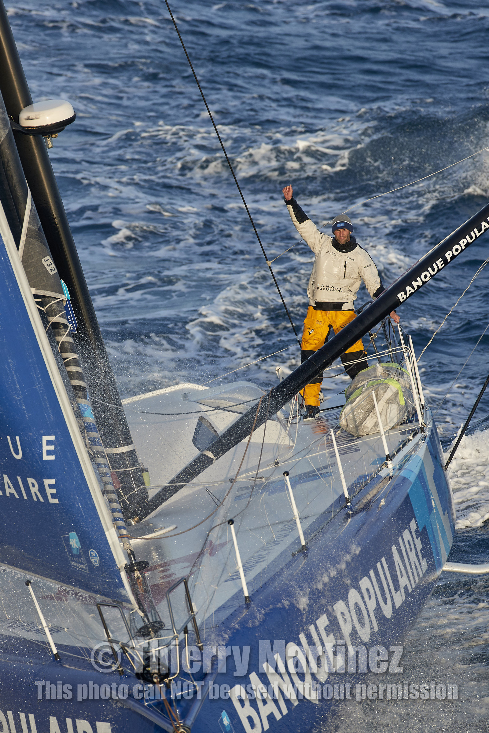 THM-17_000072_VendeeGlobeFinish