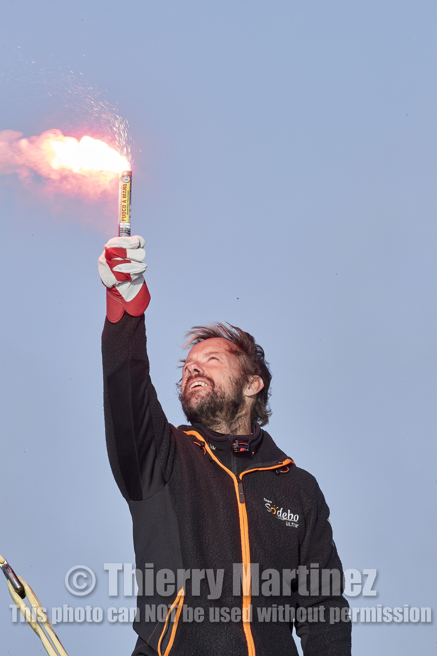 Single-handed sailing round the world record .