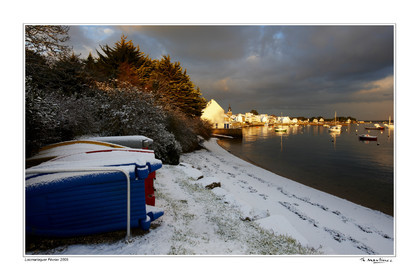 Photo disponible en tirage photo Fine Art,tirage original limités à 30 exemplaires.Chaque tirage est numéroté avec certificat d’authenticité signé.Pour choisir le format et support merci d'utiliser le caddie à coté de la photo.Formats disponibles : Tirage sur papier ( tirage seul) :  30x45 cm   40x60 cm  60x90 cm. Vous pouvez choisir le tirage avec un fond blanc ou noir , à votre convenance. Tirage sur papier contrecollé sur Dibond ( pas de bord blanc ou noir autour de l'image), avec système d'attache au dos:  30x45 cm   40x60 cm  50x75 cm  80x120cm.Tirage sur toile ( Canvas) monté sur chassis bois (pas de bord blanc ou noir autour de l'image), avec système d'attache au dos :  50x75 cm  80x120cm.Expédition ( Dans le monde entier): Colissimo (assurance) avec signature à réception. 48h pour la France métropolitaine.Il est possible de récupérer les tirages à La Galerie du Golfe (sans frais d'expèdition).Conditionnement tirages seuls: tube cylindrique renforcé + boite.