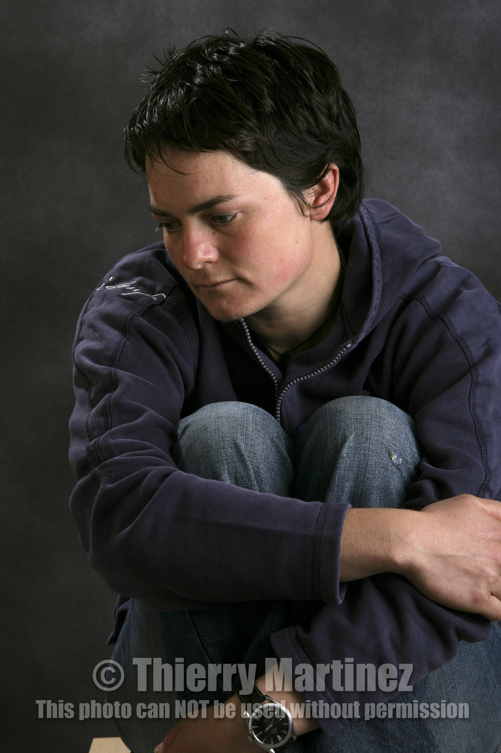 Ellen MacArthur Solo round the world record , finish(FRA)